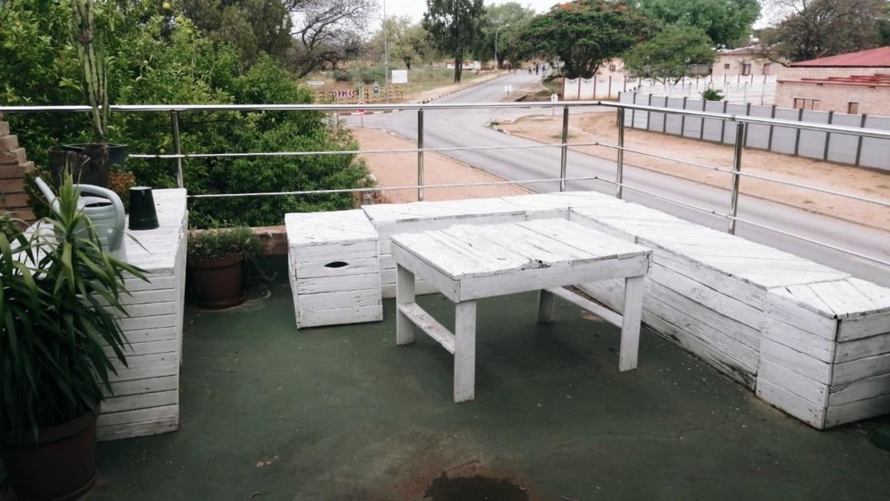 Tsumeb Backpackers & Safari Pansiyon Dış mekan fotoğraf